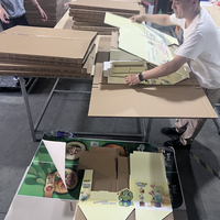 Support d'affichage empilable en carton pliable pour produits de soin de la peau pour bébés en supermarché