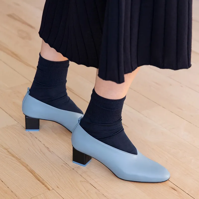 Dongguan Hoge Kwaliteit Schoenen Fabriek Lente Zomer Nieuwe Schoenen Met Hoge Hakken Vrouwelijke Puntige Joker Leren Werkschoenen Met Dikke Hak