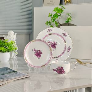 Service de table en porcelaine blanche à fleurs bleues de luxe, en porcelaine osseuse, ensemble de 3 assiettes, vaisselle pour mariage - Product Image 1