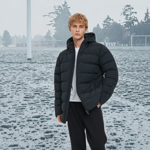 Kit de vêtements de football d'hiver parfait pour les stades de clubs de football - Product Image 1