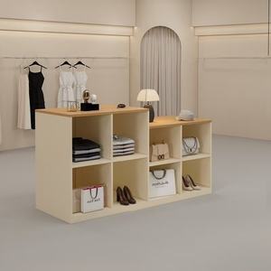 Comptoir d'accueil combiné avec des étagères de présentation, comptoir multifonctionnel pour magasin de vêtements, salon de manucure - Product Image 4