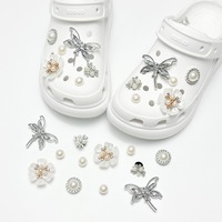 Nouveauté Tendance : Breloques de Luxe en Résine Diamantée Bling Bling pour Sabots Crocs – Accessoires de Mode avec Nœud Papillon
