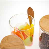 Lot de bocaux hermétiques en verre transparent pour cuisine, avec couvercle en bois, poignée et cuillère, design moderne, vente en gros du fabricant