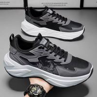 Chaussures décontractées respirantes de style rétro classique à semelle épaisse pour hommes, idéales pour le sport et les étudiants sur le campus