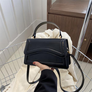 2024 bolsos de hombro de moda para mujer, bolso cruzado de cuero PU, bolso de mensajero con solapa de Color sólido Simple, bolsos de diseñador - Product Image 2