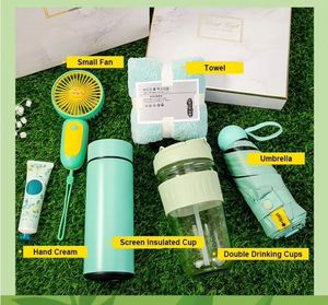 Set de Regalo Personalizado de Toalla Térmica de Acero Inoxidable y Mini Ventilador para Mujer - Regalos para el Año Nuevo Chino, Regreso a Clases, Cumpleaños, Bodas - Product Image 4