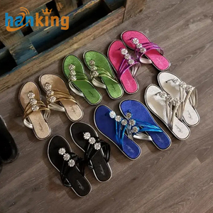 Ehanking Pantoufles plates pour <span class=keywords><strong>femme</strong></span> Tongs pour <span class=keywords><strong>femme</strong></span> <span class=keywords><strong>Tendance</strong></span> Confortable Floral Rhinestone Sandales de plage Tongs - Product Image 3