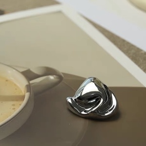 Thời trang hai mặt len outwear áo len áo khoác không đối xứng hình đặc biệt nút trang trí nút nhỏ thơm - Product Image 3