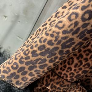 <span class=keywords><strong>Trench</strong></span> da Donna di Alta Qualità in Vera Pelliccia di Agnello Cappotto da Donna con Stampa Leopardata in Pelliccia Mongola - Product Image 3