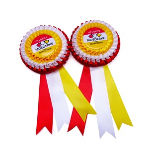 Tùy Chỉnh 75Mm Hot Bán Handmade Saudi Quốc Gia Ngày Trâm Phụ Nữ Rose Nút Pin Tinplate Rose Flower Trâm Cài Ribbon Huy Hiệu - Product Image 2