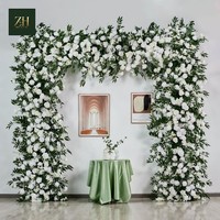 Arche florale carrée artificielle bordeaux faite à la main, idéale pour les mariages en extérieur et la décoration d'événements