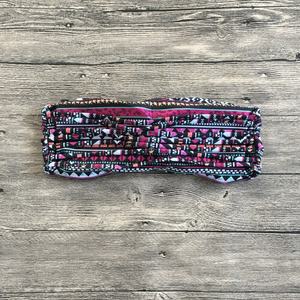 ชุดบิกินี่ทรงสามเหลี่ยมสำหรับผู้หญิง 2 ชิ้น ราคาขายส่ง OEM แห้งเร็ว สายรัดรูปตัววี บราดันทรง ไร้ตะเข็บ ชุดว่ายน้ำแบบผูกคอ - Product Image 3