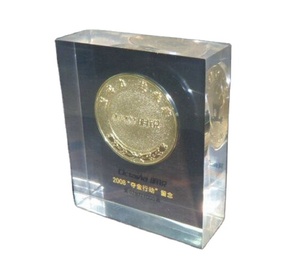 Embedded Clear Acrylic Resin Angel Sculpture Customizable Durable Business Gift Safety Packed