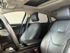 Voiture d'occasion en bon état, berline hybride 4 portes Energi Titanium 2020, cuir, traction avant, régulateur de vitesse adaptatif, conduite à gauche, jantes R18 - Product Image 3
