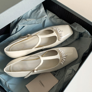 Zapatos Planos Mary Jane con Punta Cuadrada, Tira en T y Decoración de Perlas, de Charol, para Mujer, para Todas las Temporadas - Product Image 3