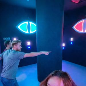 Manège interactif et immersif « L'Œil du Diable » en aluminium et plastique, robuste, pour intérieur et extérieur – Vente Flash - Product Image 6