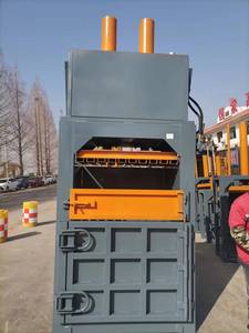 เครื่องอัดไฮดรอลิกสำหรับกระดาษเหลือใช้และเสื้อผ้าเก่า ใช้งานร่วมกับเครื่องรัดสายรัด - Product Image 3