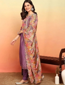 Conjunto KV de Kurta y Salwar de Seda Bordada para Mujer, Sin Arrugas, para Boda, con Duppata de Estampado Digital - Product Image 6