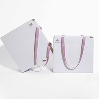 Sac fourre-tout de Noël en papier couché blanc avec feuille d'or, recyclable, avec poignées, pour cadeaux et shopping