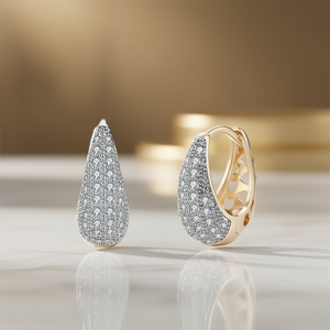 Orecchini a Cerchio E661 in Oro Bianco, Forma a Goccia con Diamanti Taglio Brillante Rotondo, Micro Incastonatura, Gioielli di Lusso da Sposa per Donna - Product Image 2