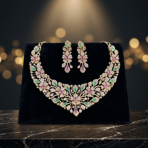 Juego de Joyería Nupcial de Lujo en Latón con Baño de Rodio, Collar y Aretes Florales con Circonitas, Estilo Clásico Indio para Bodas y Fiestas - Product Image 1