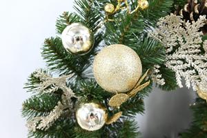 Wholesale Customized Green Christmas Pinecone <b>Wreath</b> Holiday <b>Decor</b> Pvc Round Artificial <b>Wreath</b> - Product Image 3