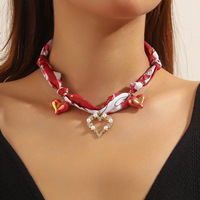 Woying 'Collier foulard en soie réglable avec pendentifs en perles Chaîne à couches festive Cadeau de Noël pour les femmes Boho Bijoux de luxe