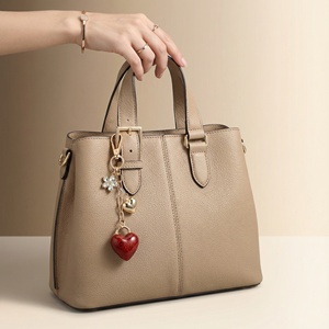 Nouveauté <span class=keywords><strong>2026</strong></span> Collection Printemps Personnalisée Porte-clés en Alliage de Zinc en Forme de Cœur avec Fleur en Cristal pour Femmes - Product Image 2