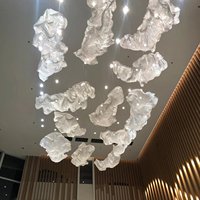 Grand luminaire d'escalier en cristal sur mesure, lustre moderne de luxe pour hall d'hôtel, restaurant