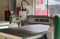 Routeur CNC 1325 pour le bois, moteur simple, système PLC Syntec, machine de gravure et de traitement pour panneaux de porte en MDF, PP, PVC et meubles