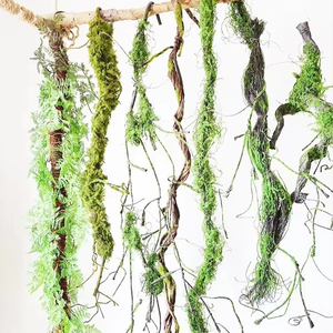 LO-968 Rama de Árbol Artificial con Musgo Sintético, Enredadera Verde Duradera y Ecológica, Estilo Selva Tropical - Product Image 1