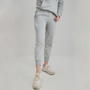 Ensemble de survêtement pour femmes, vêtements de sport, tenue de jogging, vêtements de fitness doux et respirants, survêtement pour femmes à prix raisonnable - Product Image 4