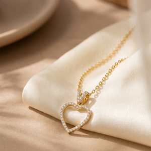 Collar con colgante de cadena de acero inoxidable 316 con circonita cúbica en forma de corazón hueco romántico para mujer, regalo de joyería de moda. - Product Image 6