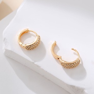 Boucles d'oreilles en cuivre à cercle simple pour femmes haut de gamme luxueuses populaires avec crochet d'oreille vintage unique et conception complète de micro zircon - Product Image 2