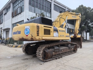 Excavadora sobre orugas Komatsu PC450 usada, de 50 toneladas peso operativo, componente del núcleo del motor Cummins, buenas condiciones - Product Image 4