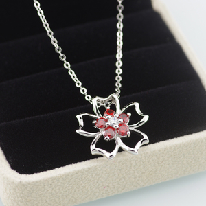 Collana da donna moderna moda raffinata con ciondolo in Silber gioielli 925 Argent a forma di fiore rubino con fascino rodiato - Product Image 5