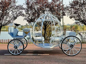 Calèche Cendrillon romantique 6 places, calèche électrique élégante avec couronne pour Noël - Product Image 3