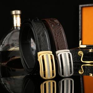 Ceinture pour homme personnalisée en cuir de crocodile classique, boucle en acier à verrouillage automatique, carrée, légère et durable - Product Image 1