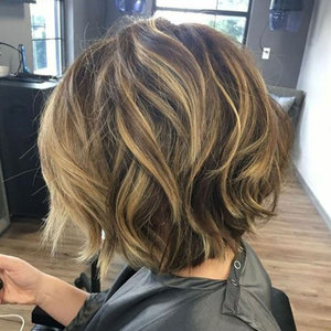 Parrucca Corta Bob con Riflessi Biondo Miele, Consegna Notturna, <span class=keywords><strong>Parrucche</strong></span> Sintetiche in Fibra Premium con Frontale in Pizzo - Product Image 1