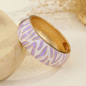 <span class=keywords><strong>Nuevo</strong></span> Brazalete de Moda con Diseño de Rayas de Zebra en Color Intenso, Bañado en Oro, Abierto y Articulado, Regalo para Ella, Joyería de Moda - Product Image 4