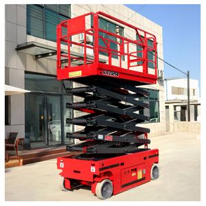 Piattaforma aerea semovente a forbice con potente sistema idraulico per l'installazione di cartelloni pubblicitari nei corridoi degli stadi - Product Image 2