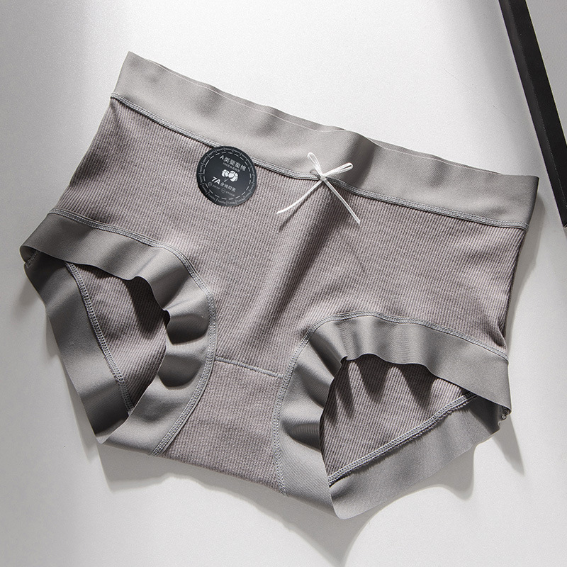 Gris oscuro