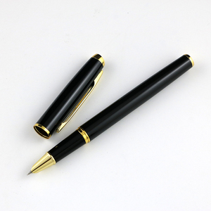 Pluma Estilográfica de Primera Calidad con Escritura Fluida, Líneas Impresionantes, Estilo Moderno Irresistible, Punta Fina Original, Dorada - Product Image 1