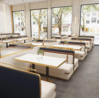 Ensemble de mobilier de restaurant au design tendance, banquette en cuir multicolore, table et chaises personnalisées pour restaurant de restauration rapide, café