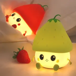 亚马逊新款创意草莓夜灯u盘充电触摸床头发光二极管氛围迷你发光二极管灯，最佳礼品灯