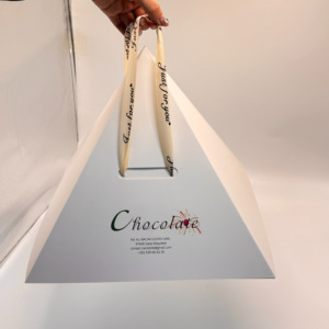 Scatola Piramidale Personalizzata per Alimenti Arabi da Asporto, Confezione per Snack, Pasticceria, Dolci, Macaron con Coperchio - Product Image 4