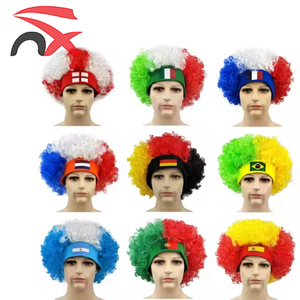 Peluca de bandera de fútbol sintética rizada corta y esponjosa de color personalizado al por mayor para actividades al aire libre - Product Image 2