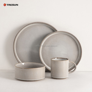 Service de table en céramique artisanale de style japonais de luxe avec glaçure réactive, design rustique vintage, durable, compatible micro-ondes et lave-vaisselle - Product Image 5