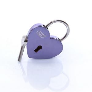 Candado Metálico Colorido en Forma de Corazón de Amor AJF de Gran Venta con Grabado de Nombre Personalizado - Product Image 2