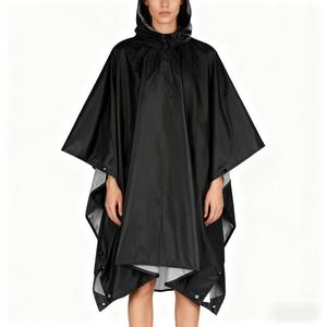Imperméable à capuche multifonctionnel durable avec logo personnalisé pour hommes, femmes et adultes, léger, imperméable, tendance, pour la randonnée en plein air - Product Image 3